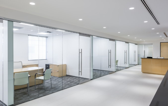 上海办公室装修用黄色和白色如何