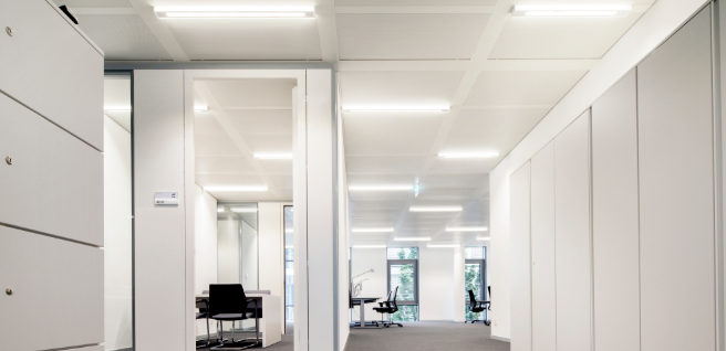 白色主色调在办公室装修设计中的优势与魅力