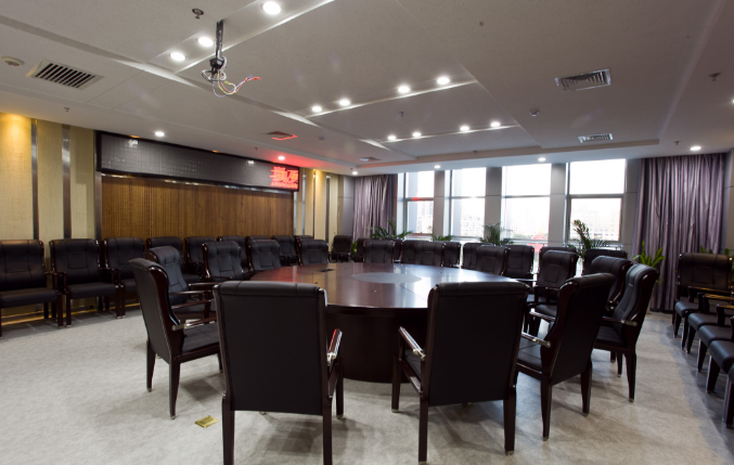 上海办公室装修设计的双色之辩