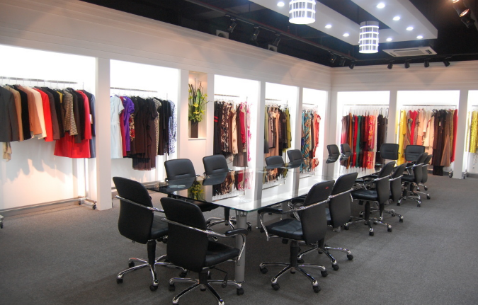 釉面砖在上海办公室装修设计中的优雅展现