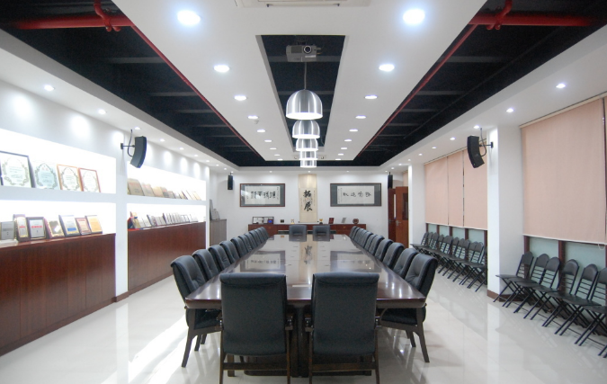 上海办公室装修设计新风尚：通体砖的魅力与应用