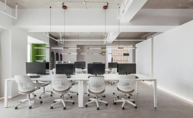 实木书柜：办公室装修设计的绿色之选