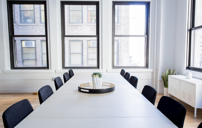 办公室装修设计会议室如何摆放盆栽