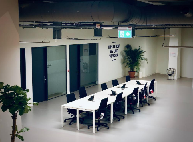 上海办公室装修:会议室颜色搭配的艺术