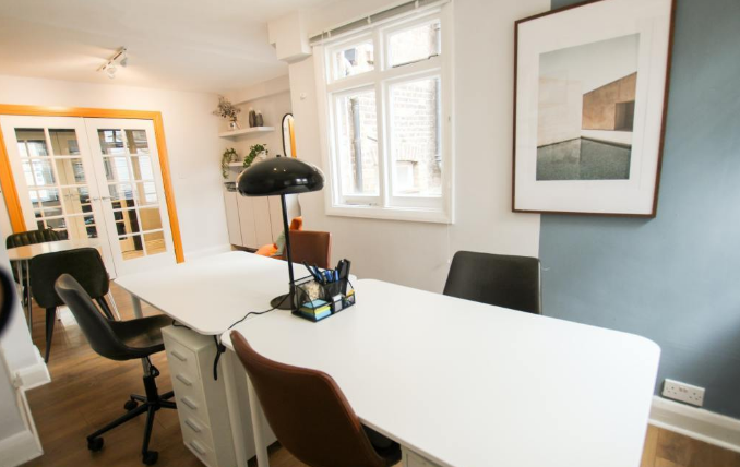 上海办公室装修如何巧妙运用木地板