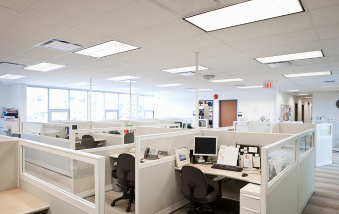 上海办公室装修设计如何选购员工桌