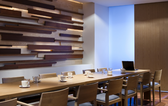 办公室装修设计如何选择办公桌的材质