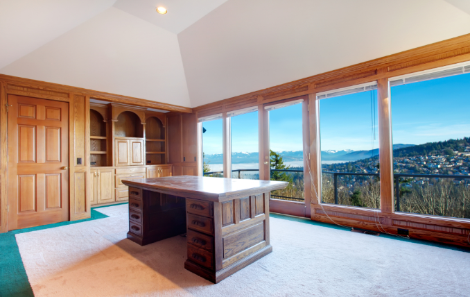 办公室装修设计：如何选择合适颜色的实木办公桌