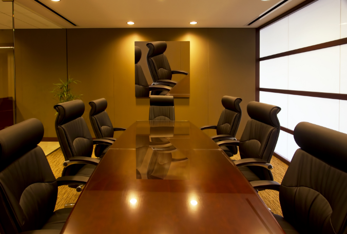 办公室装修设计选择人造板办公桌的优点