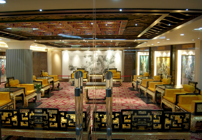 多头艺术灯在上海办公室装修设计中的巧妙运用