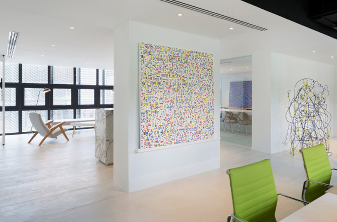 上海办公室装修设计选择钛合金门的优点