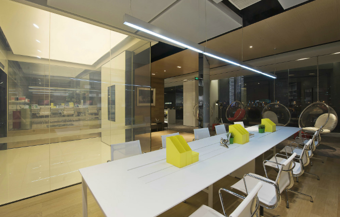 上海办公室装修设计：木地板铺设，扣条究竟需不需要？