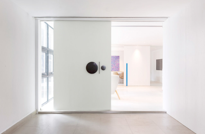 上海办公室装修设计选择装饰板好处