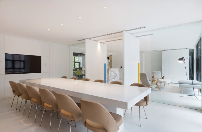 办公室装修设计：地坪漆助力打造专业与美观并存的工作空间