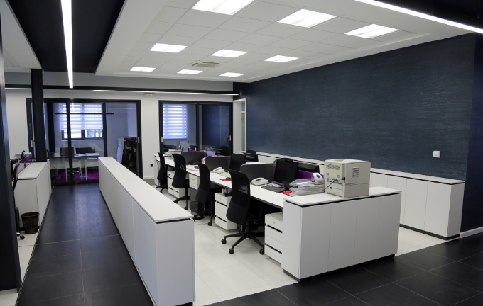 上海办公室装修设计：灰色家具引领简约高端风潮