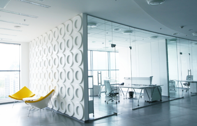 办公室装修设计中选择三人沙发的优势