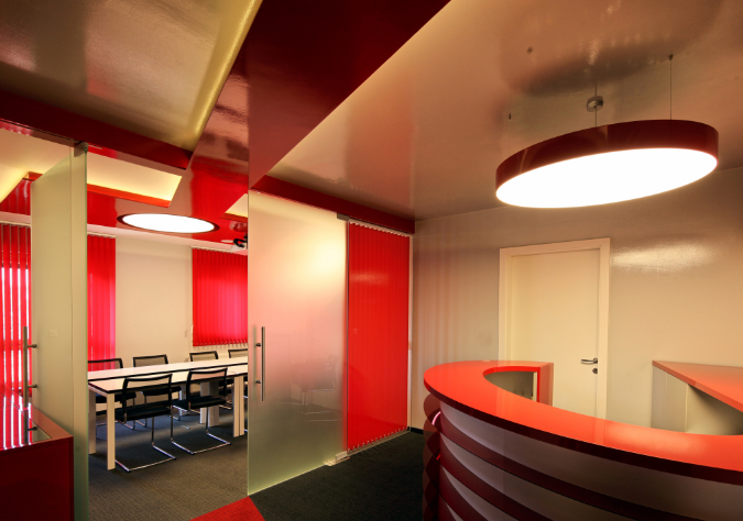 上海办公室装修设计：背柜的存在，是必需还是多余？