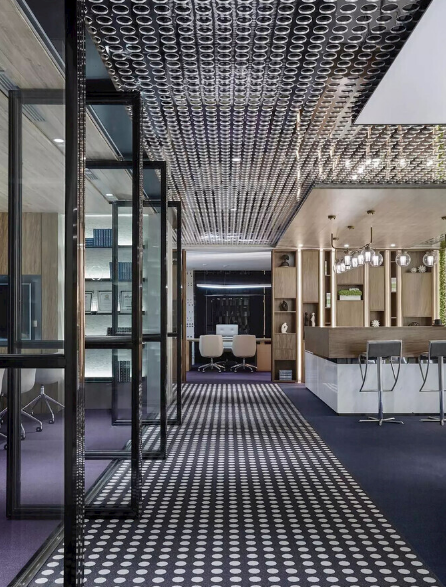 上海办公室装修设计：如何选购雕塑摆件，打造独特办公空间！