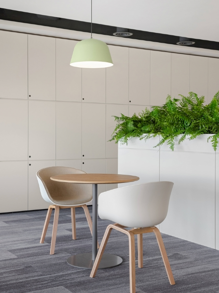 办公室装修设计:巧妙隐藏线路,打造无线美观空间